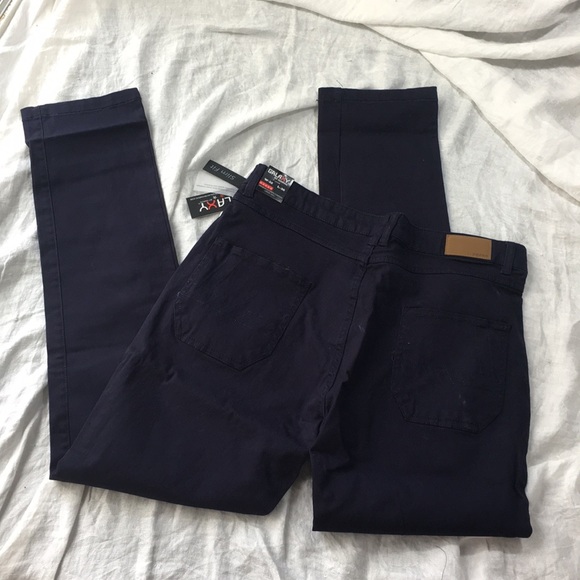 NWT Men’s Navy Slim Fit Pant - Picture 5 of 8
